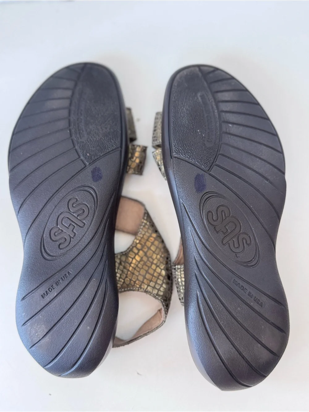 SAS Gold Metallic Reptile Print Comfort Sandals Adjustable Leather Women’s 7.5 M